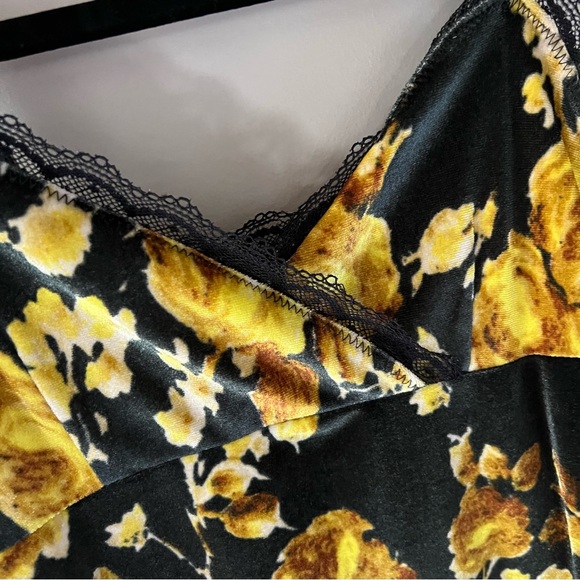 Velvet Bodycon Dress - Picture 2 of 6